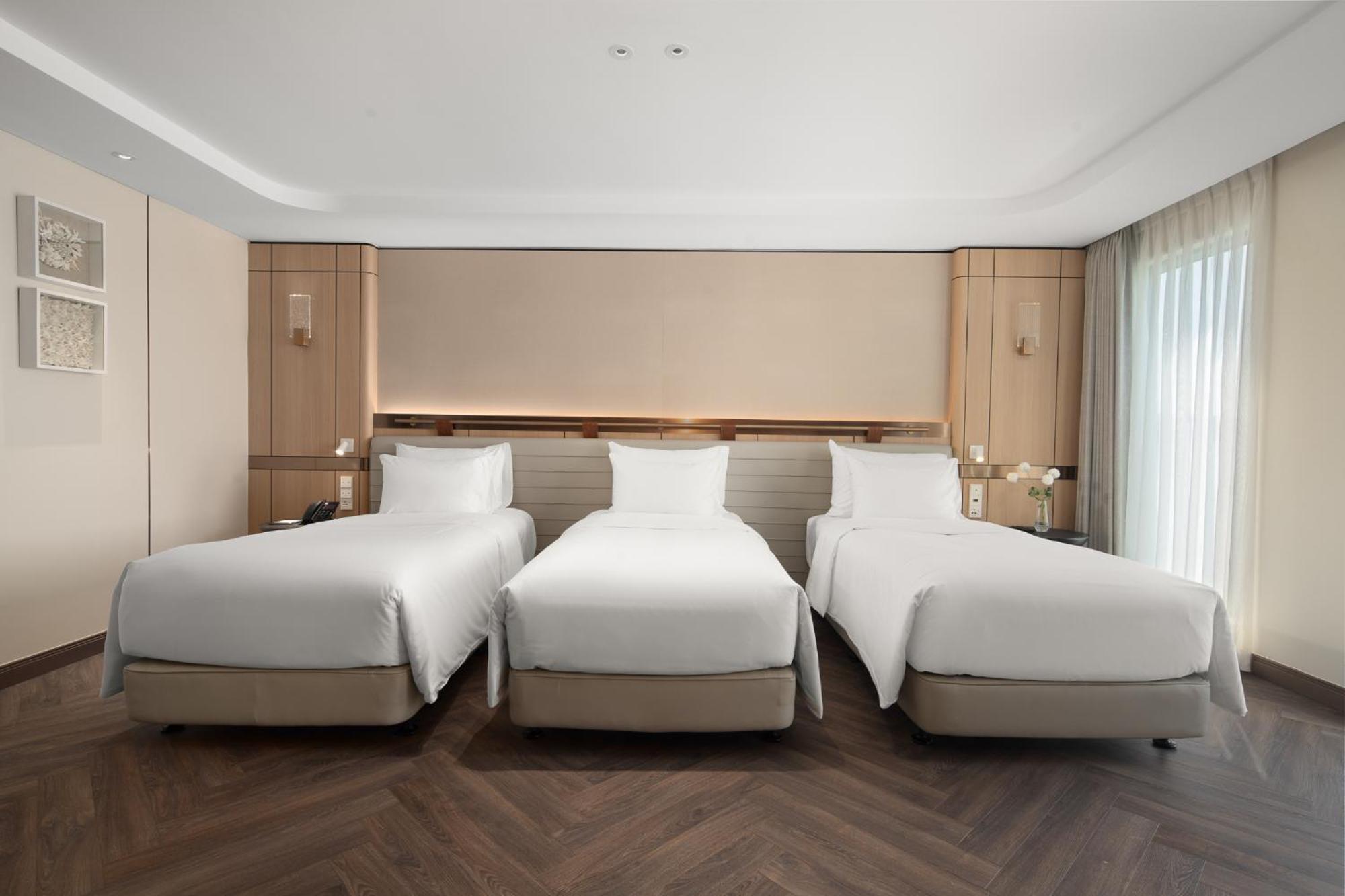 Grand Pioneers Halong Bay Cruise 2 Hotel Ха Лонг Екстериор снимка