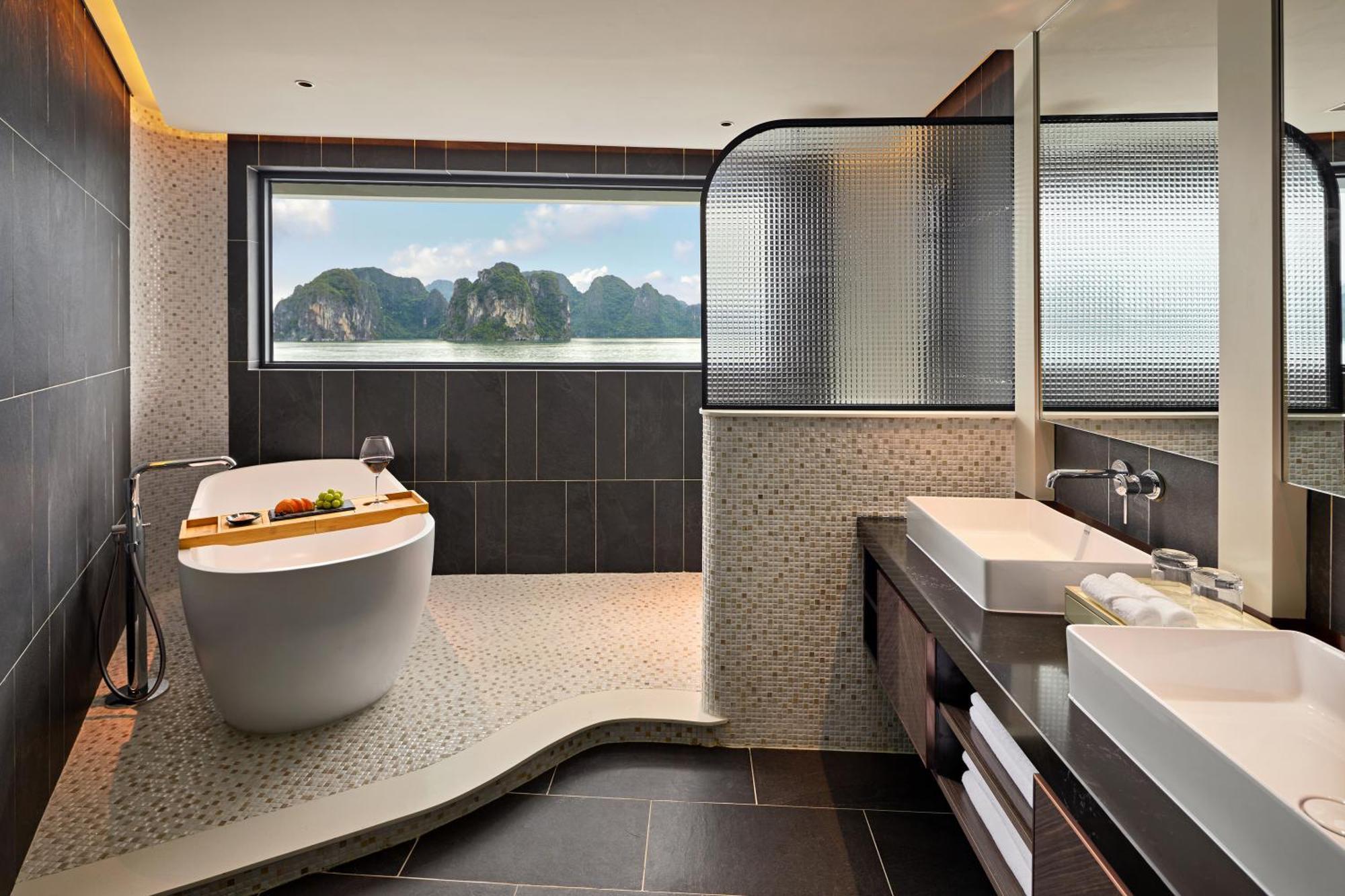Grand Pioneers Halong Bay Cruise 2 Hotel Ха Лонг Екстериор снимка